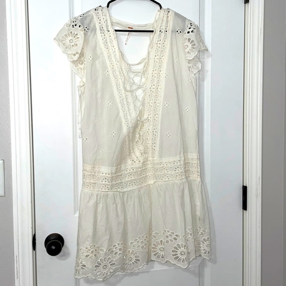 New without tag Free People Esperanza Eyelet Mini Dress Size Medium - Picture 3 of 7